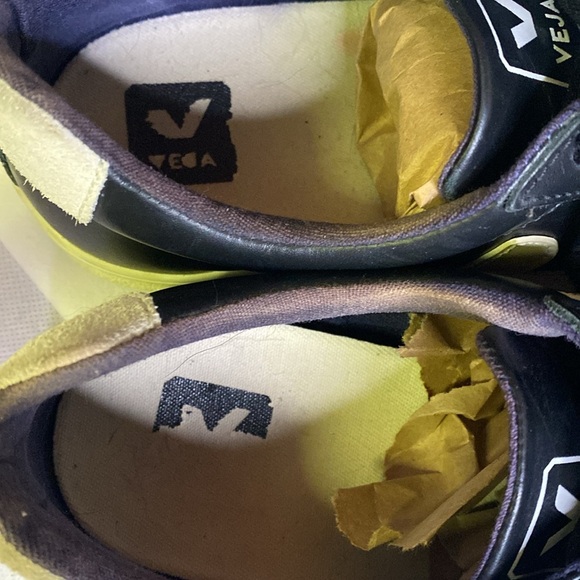 Veja Esplare Low Sneakers in Black Leather - Picture 6 of 7